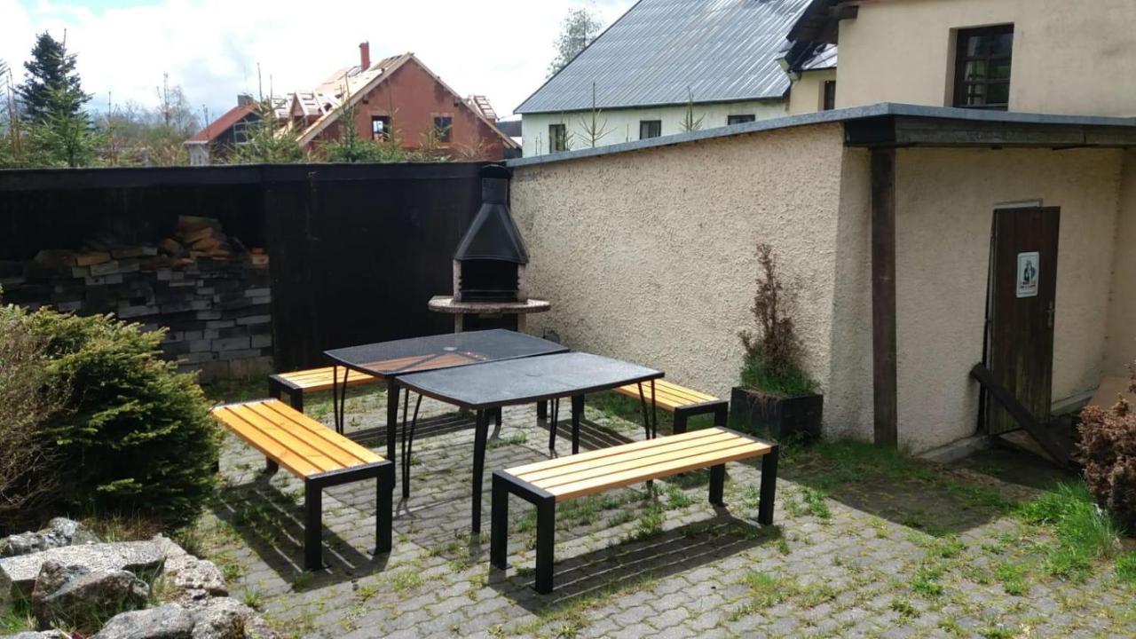 Chalupa Hrazdenka V Krusnych Horach ฮอร์นีบลาทนา ภายนอก รูปภาพ