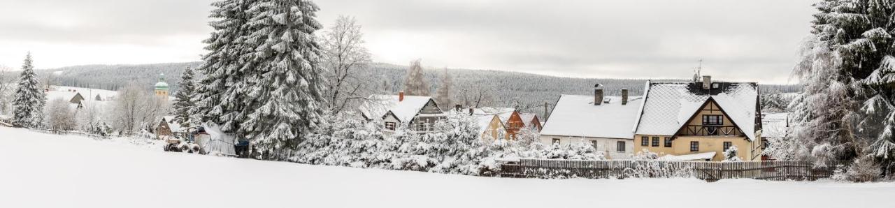 Chalupa Hrazdenka V Krusnych Horach ฮอร์นีบลาทนา ภายนอก รูปภาพ