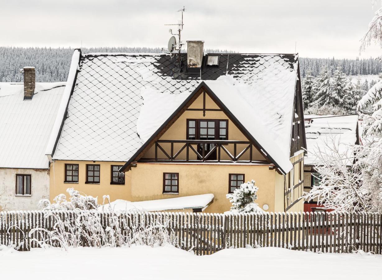 Chalupa Hrazdenka V Krusnych Horach ฮอร์นีบลาทนา ภายนอก รูปภาพ